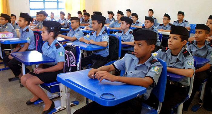Governo federal vai encerrar programa de escolas cívico-militares