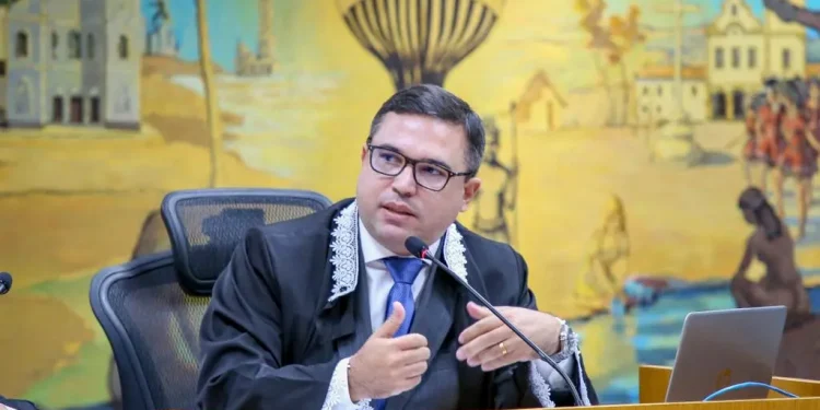 Conselheiro Carlos Felizola reitera preocupação com municípios que podem perder recursos do Fundeb