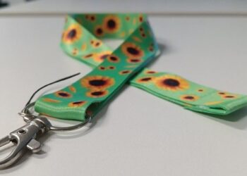 Cordão de girassol vira oficialmente símbolo de pessoas com deficiência oculta