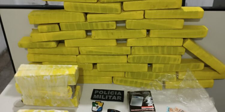 Polícia Militar apreende 38kg de maconha em Socorro
