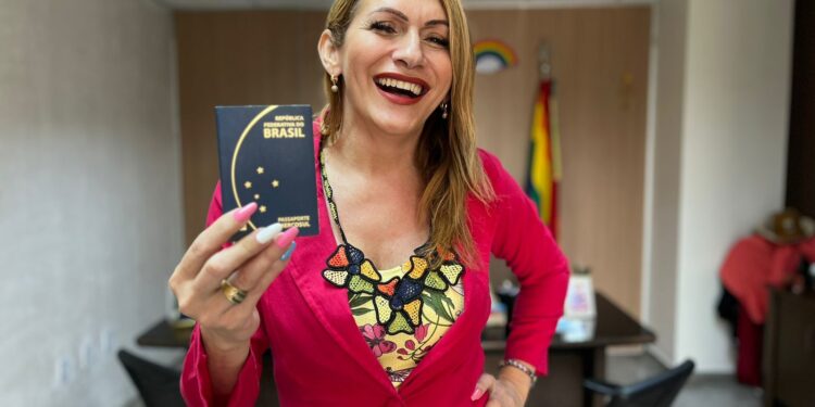 Linda Brasil embarca para participar do Encontro de Lideranças Políticas LGBTI no México