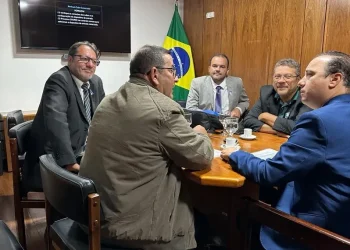 Prefeito de Carira trata da liberação de recursos e retomada de obras durante visita a ministérios e órgãos federais em Brasília