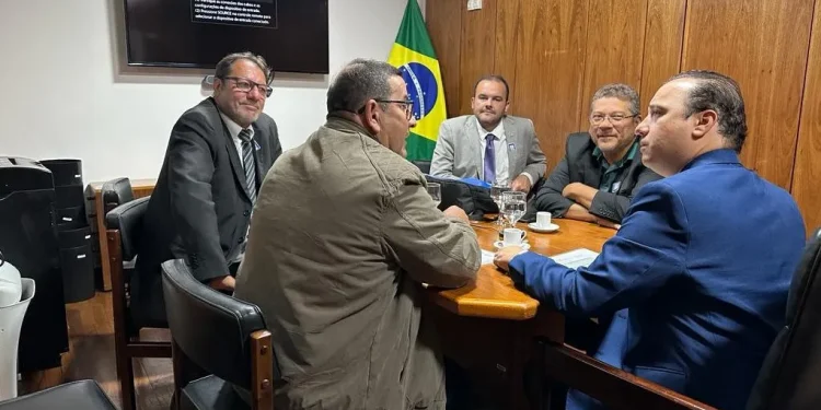 Prefeito de Carira trata da liberação de recursos e retomada de obras durante visita a ministérios e órgãos federais em Brasília