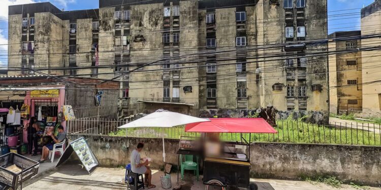 Número de mortos de prédio que desabou no Grande Recife sobe para 14