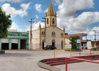 Prefeito de Carira assegura pagamento do piso salarial dos professores