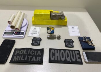 PM prende casal suspeito de tráfico de drogas na Barra dos Coqueiros