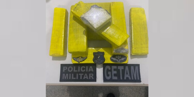 Polícia Militar apreende oito tabletes de maconha na Zona Sul do capital