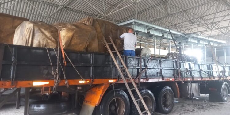 PM e Sefaz apreendem máquinas industriais com notas fiscais irregulares em Itaporanga D´Ajuda