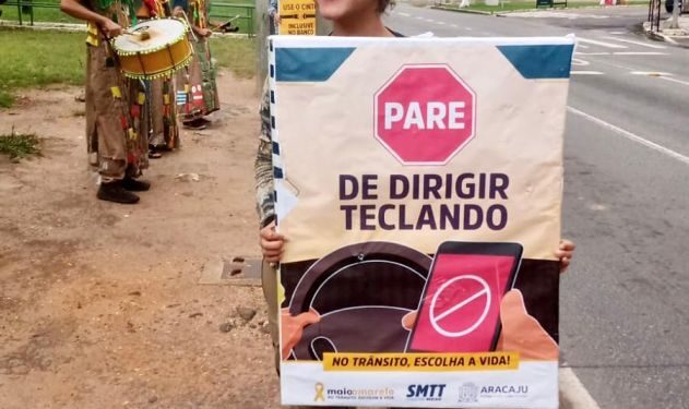 SMTT alerta para o perigo do uso do telefone ao dirigir