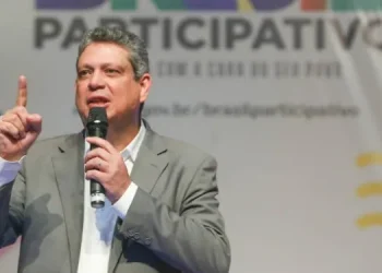 Ministro Márcio Macêdo anuncia retomada de obras paradas, faz balanço do PPA e cumpre agenda em Aracaju