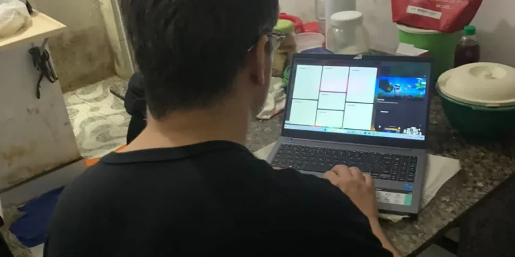 Policia federal de Sergipe cumpre mandado de busca e apreensão em uma residência em São Cristóvão