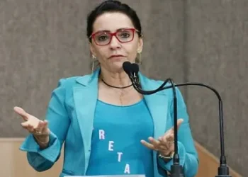 Vereadora Emília Correa denuncia colega Professor Bittencourt por injúria e difamação durante sessão na Câmara