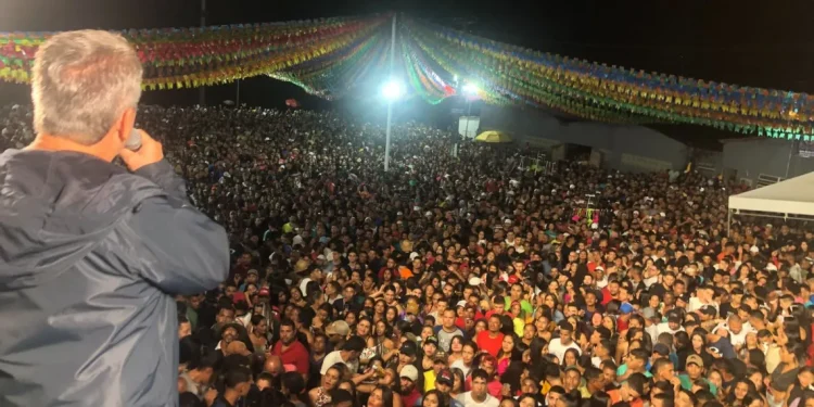 Santana do São Francisco sedia a 34ª edição da Festa do Mastro