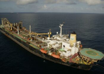 Petrobras conclui leilão para primeira reciclagem verde de plataforma