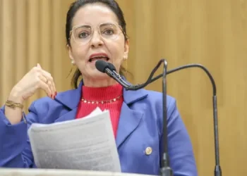 “Parece que Edvaldo encerrou a carreira política”, dispara Emília