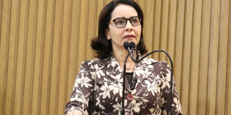 “Fiz o BO para servir de incentivo para outras mulheres”, afirma Emília