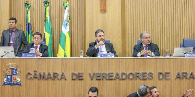 Câmara derruba veto do Executivo e mantém emenda aprovada