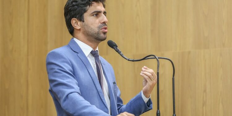 Vereador Pastor Diego cobra soluções para os impactos da chuva na Zona de Expansão