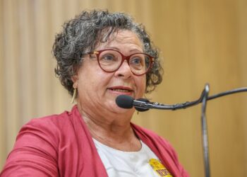 Novo boletim médico de Angela aponta melhora gradativa no quadro clínico