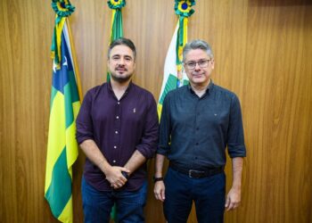 Ricardo Vasconcelos recebe senador Alessandro Vieira na CMA