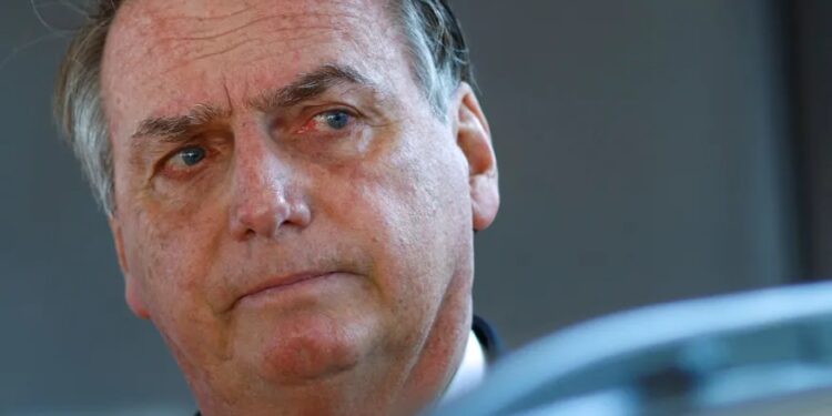PGR quer lista com nomes de seguidores de Bolsonaro nas redes sociais
