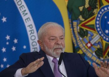 Lula inaugura obra do trecho da Ferrovia de Integração Oeste-Leste