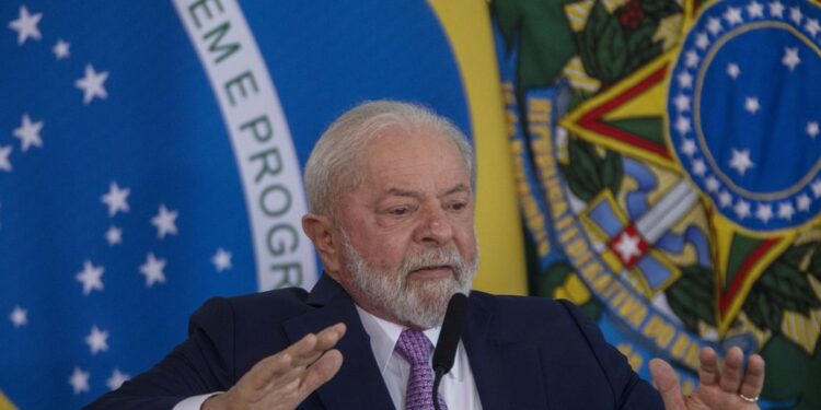 Lula inaugura obra do trecho da Ferrovia de Integração Oeste-Leste