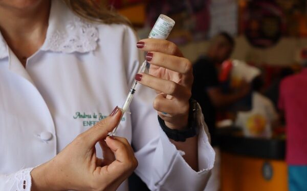 Sucesso: cerca de 2 mil vacinas foram aplicadas com o programa “Vacina no Comércio” no mês de julho em Itabaiana