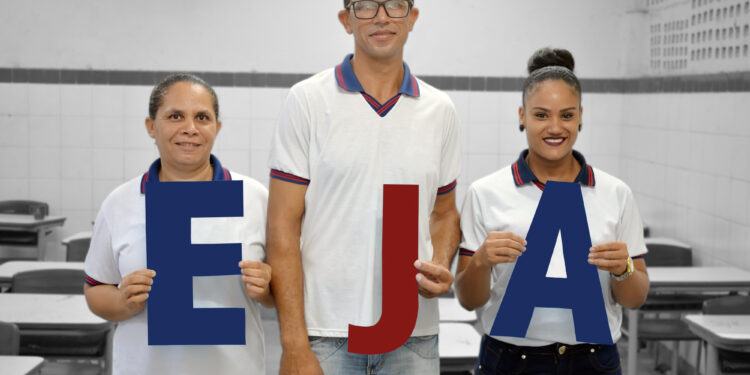 Matrícula para a Educação de Jovens e Adultos está aberta em 147 unidades de ensino da rede estadual