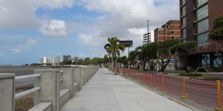 Orçada em R$ 5,4 mi, reforma de passeios da av. Ivo do Prado entra em fase final