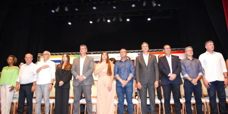 Prefeito participa do lançamento de Pacto Nacional para retomada de obras da Educação em Sergipe