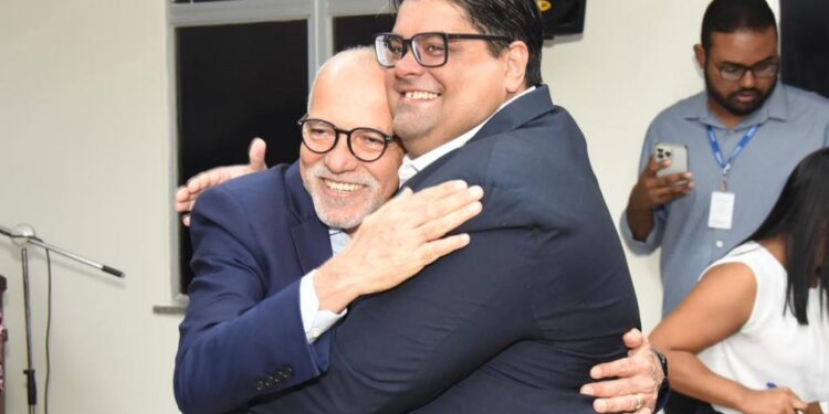 Prefeito empossa Joaquim da Janelinha como secretário da Articulação Política e Relações Institucionais