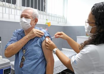 Aracaju mantém liderança entre municípios sergipanos que mais vacinam contra covid