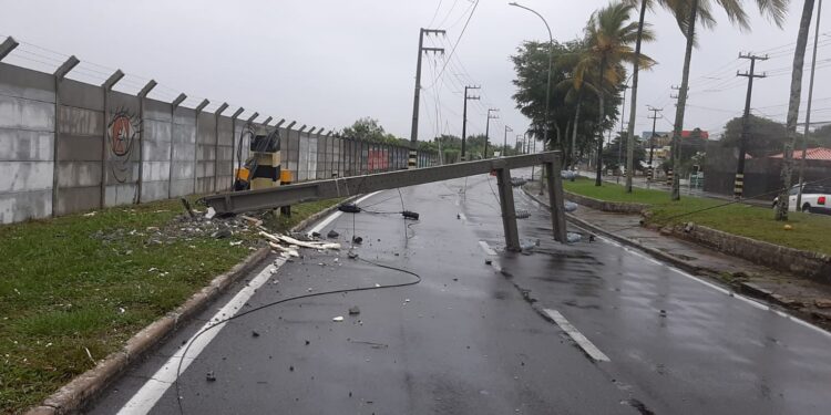 Energisa alerta sobre os riscos de colisões em postes