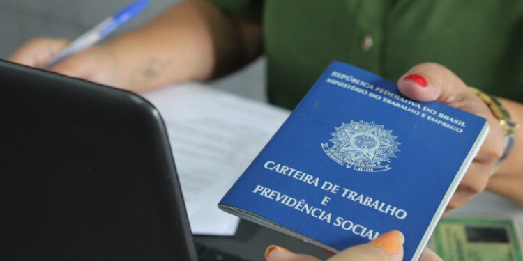 Secretaria do Trabalho divulga vagas de emprego nesta quarta-feira,19