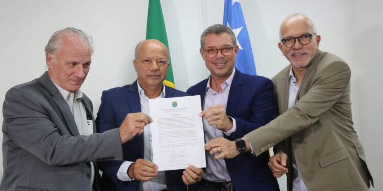 Fábio Mitidieri enaltece parceria com o Governo Federal durante a posse do novo superintendente do Patrimônio da União em Sergipe