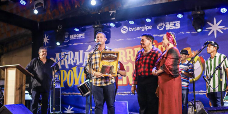 Troféu Sanfona de Ouro reconhece a grandiosidade do Arraiá do Povo em Sergipe