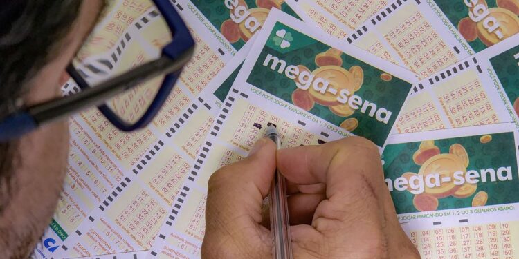 Mega-Sena acumula e prêmio vai a R$ 5,5 milhões