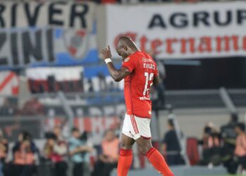 Internacional vence Bolívar e fica perto da semifinal da Libertadores