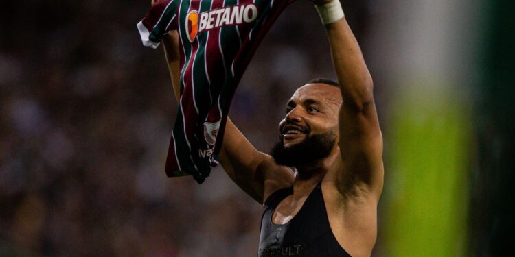 Libertadores: Flu supera Argentinos Juniors em jogo tenso e avança