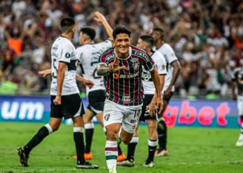 Fluminense joga bem e derrota o Olímpia por 2 a 0 no Maracanã