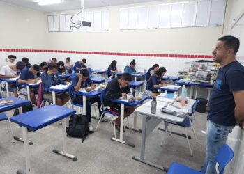 Mais de 18 mil alunos da rede estadual de ensino respondem ao Simula Enem