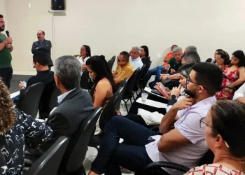 Federação dos Municípios discute arrecadação dos municípios em reunião com gestores e parlamentares