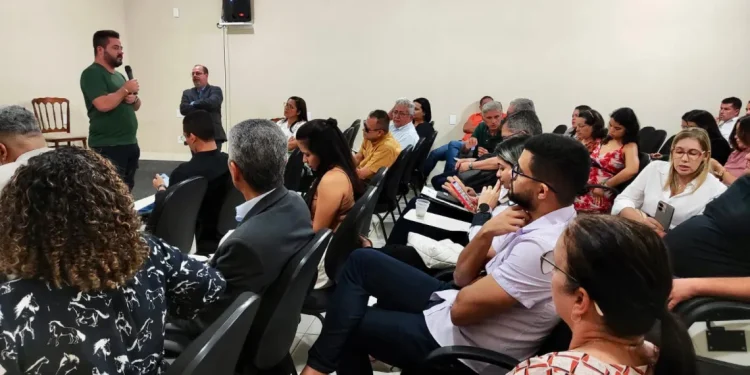 Federação dos Municípios discute arrecadação dos municípios em reunião com gestores e parlamentares