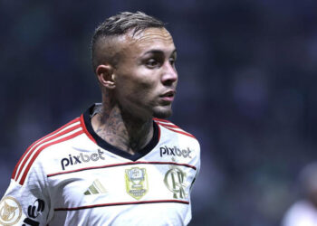 “Rescisão imediata, vai para o Grêmio ser feliz”; Everton Cebolinha aparece no Grêmio após situação delicada no Flamengo e rubro-negros perdem a paciência