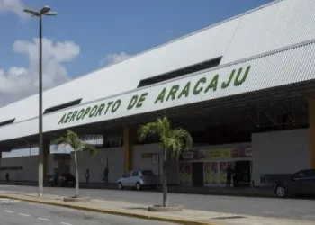 Voo é desviado de Salvador para Aracaju e gera transtornos entre passageiros na madrugada desta terça-feira