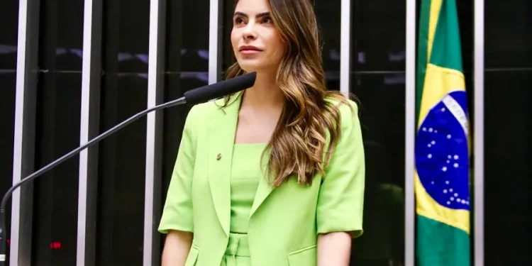 “Sou municipalista e lutarei sempre”, diz deputada Yandra Moura