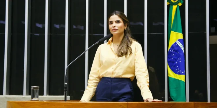 Deputada Yandra Moura completa seis meses de mandato com 2 projetos aprovados