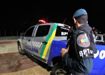 PM prende mulher suspeita de cometer maus-tratos contra o próprio filho na Zona Sul da capital