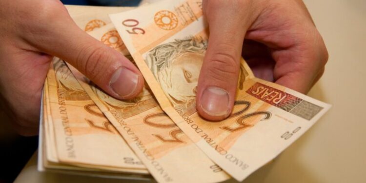 Governo propõe tirar R$ 5 bi de gastos do PAC da meta fiscal de 2024